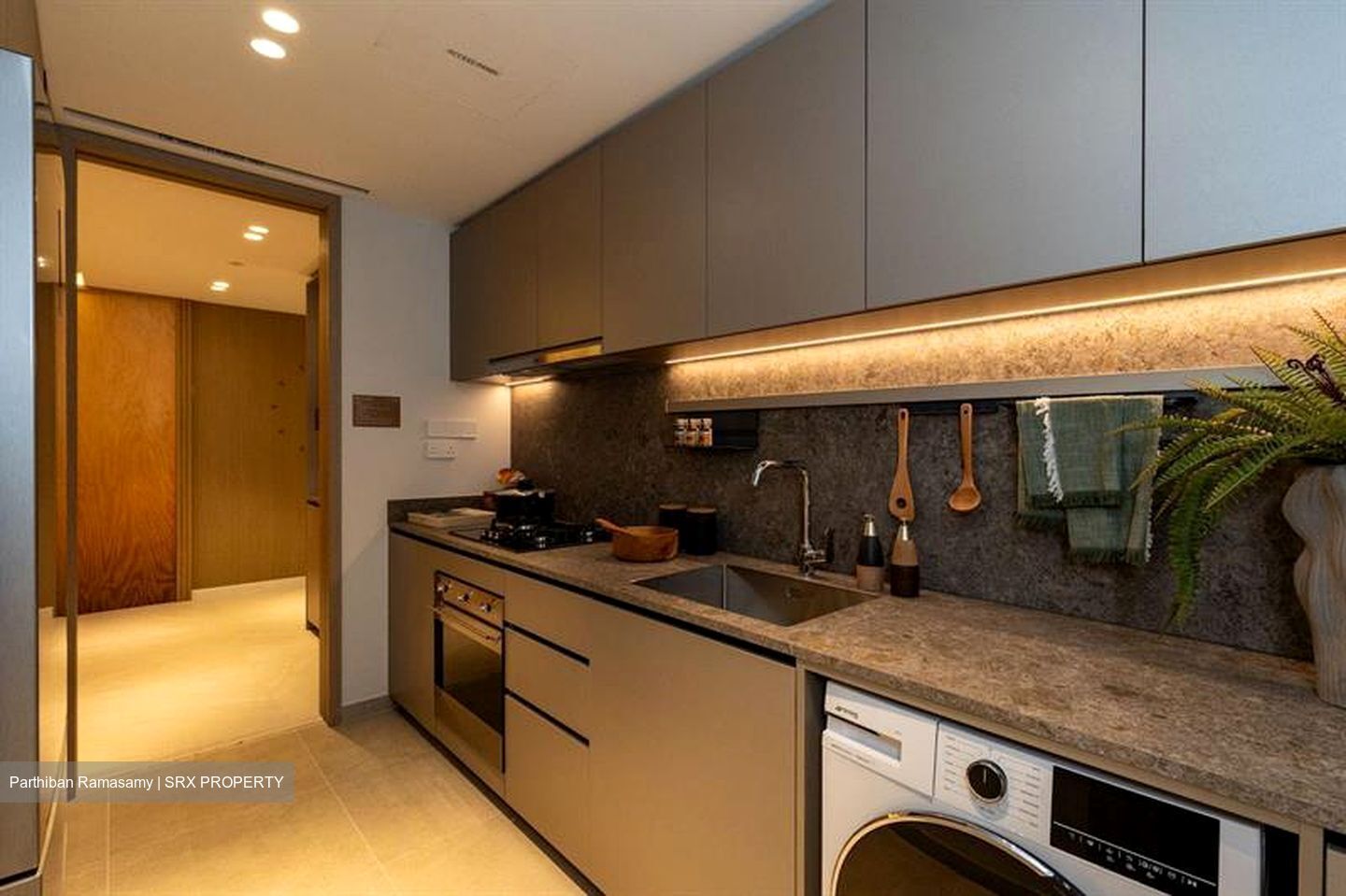 Pine Grove (D21), Condominium #597041571